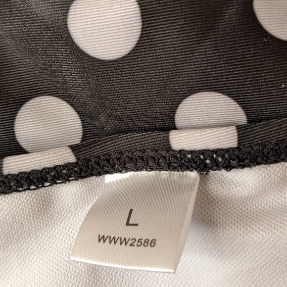 Stylish Women's Red and Black Polka Dot Bikini Set - Picture 13 of 15